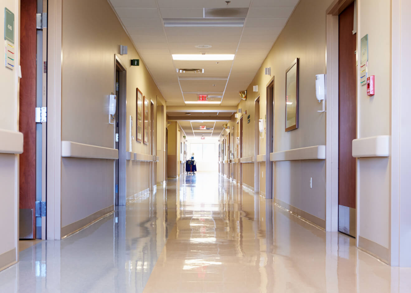 Pulizie e trattamenti per pavimenti industriali